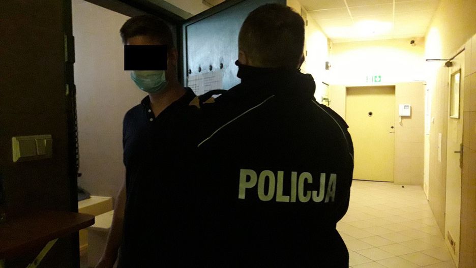 Warszawa. Siekierą niszczył samochody i groził śmiercią