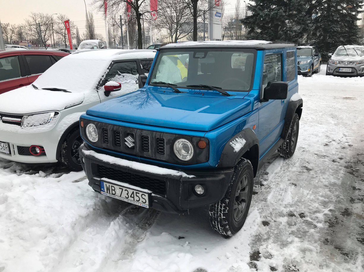 "Dramat" Suzuki. Chcieli odświeżyć Jimny, wyszedł hit, na który czas oczekiwania to ponad rok