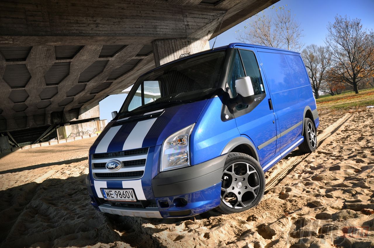 Ford Transit Sport Van (fot. Mariusz Zmysłowski)