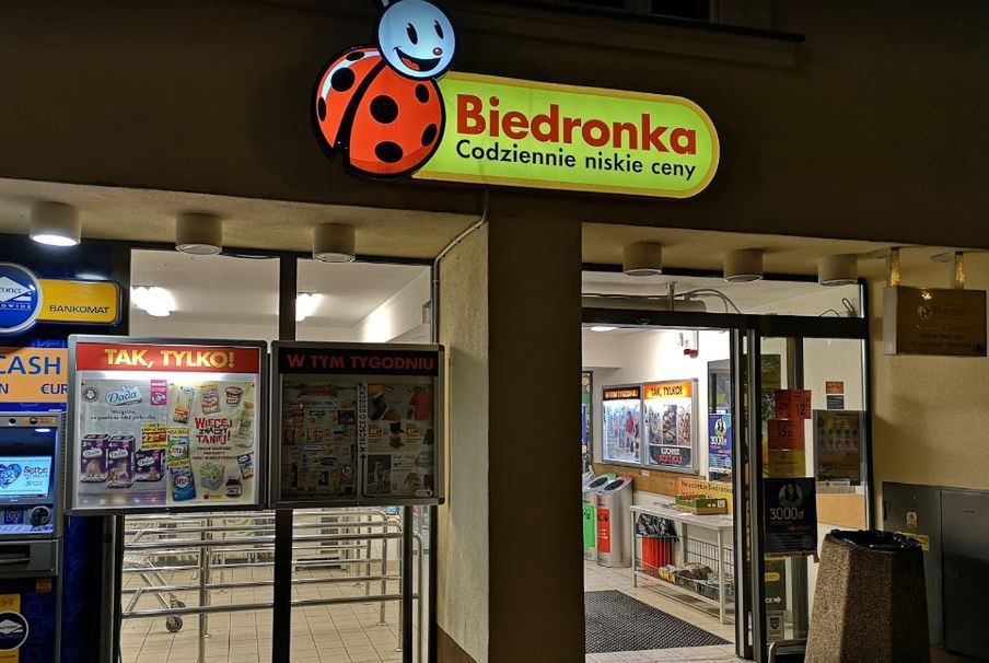 Kraków. Biedronka. Ochroniarz zaatakował jednego z klientów