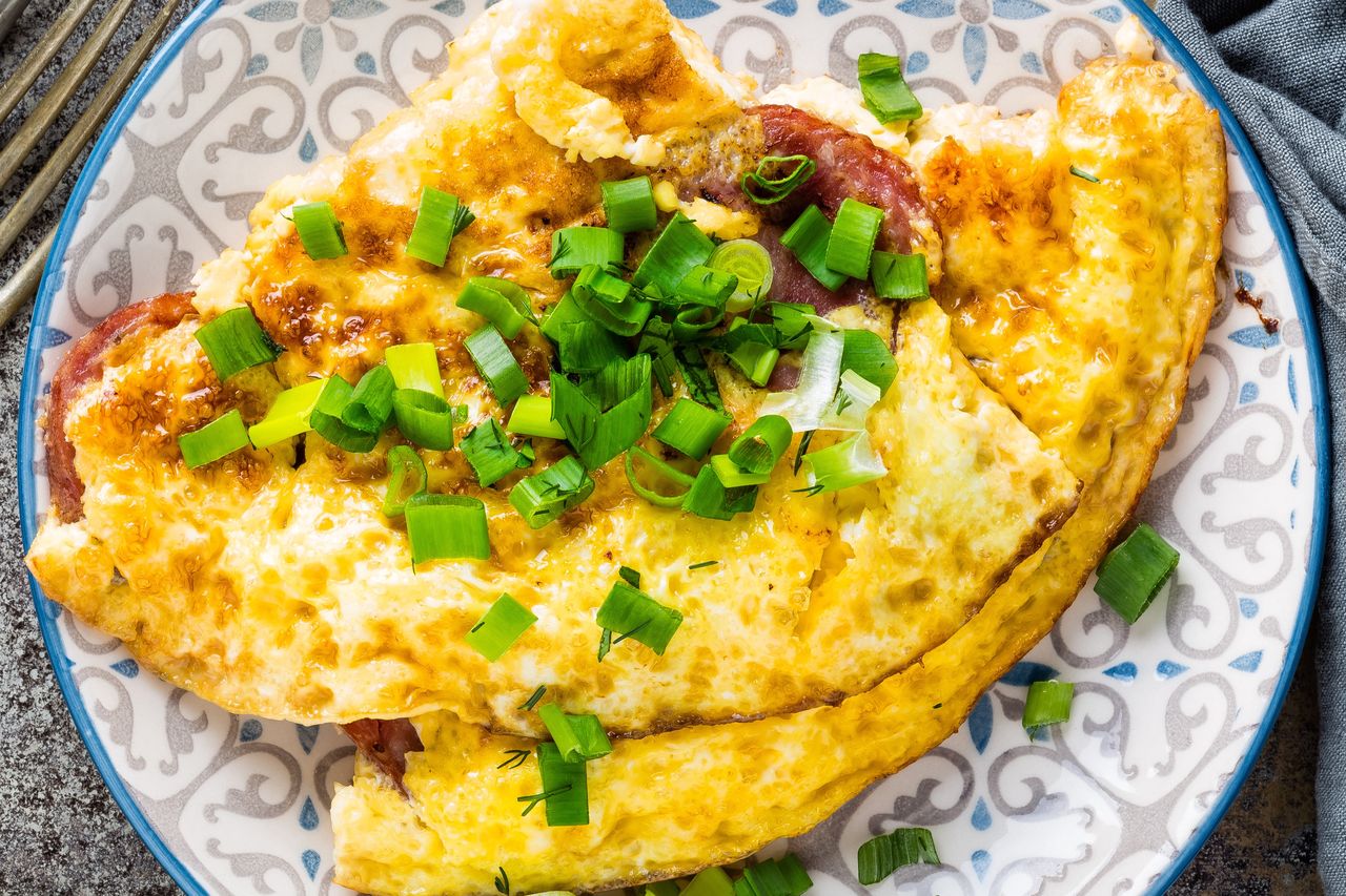 Healthy breakfast revamp: Cottage cheese transforms omelette