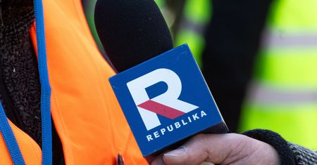 Republika chce zarabiać na telefonach. Startuje nowy operator