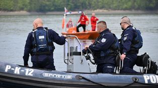 Wypłynął na środek jeziora i zniknął. Trwają poszukiwania, jest apel policji