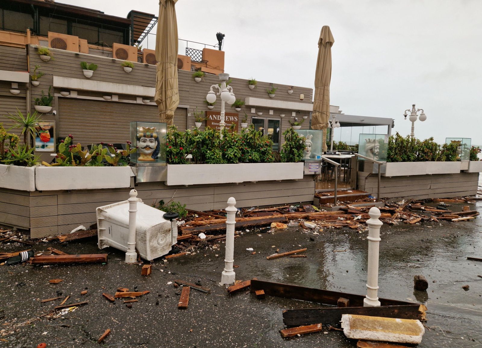 Cyklon Harry wyrządził spore szkody w Katanii