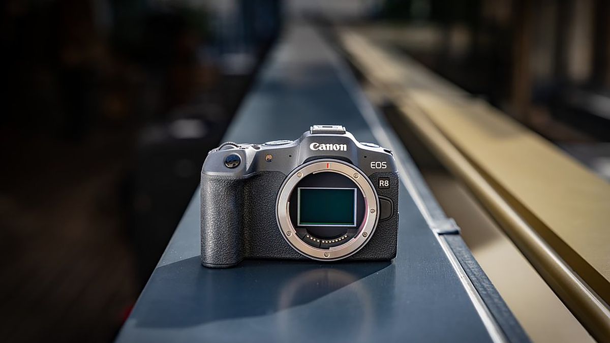 Canon EOS R8