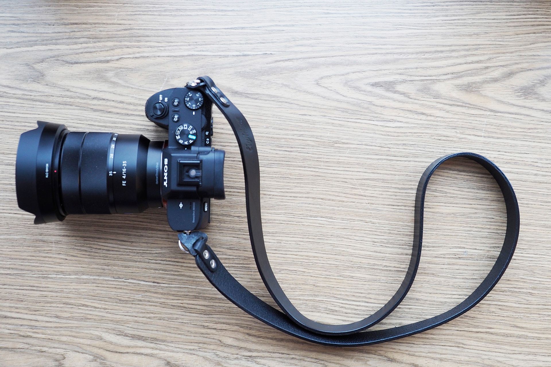 Skórzane paski fotograficzne Eupidere – elegancki i praktyczny dodatek do bezlusterkowców [recenzja] 2