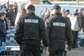 Miliony na nagrody w skarbówce. Związkowcy tłumaczą