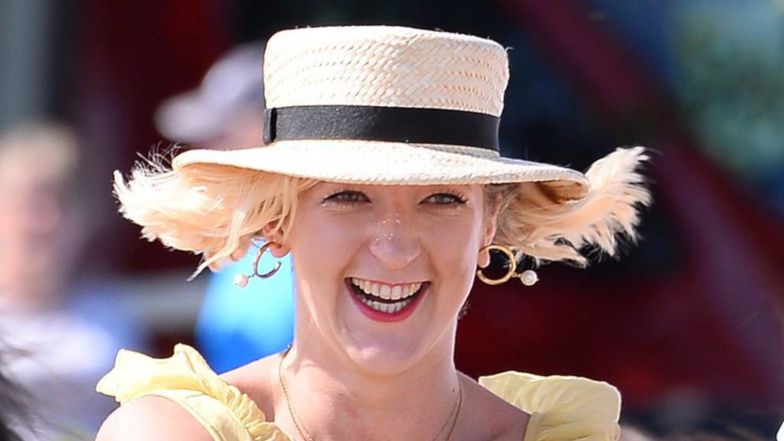 Lara Gessler biega nago po ulicy w nowej sesji zdjęciowej