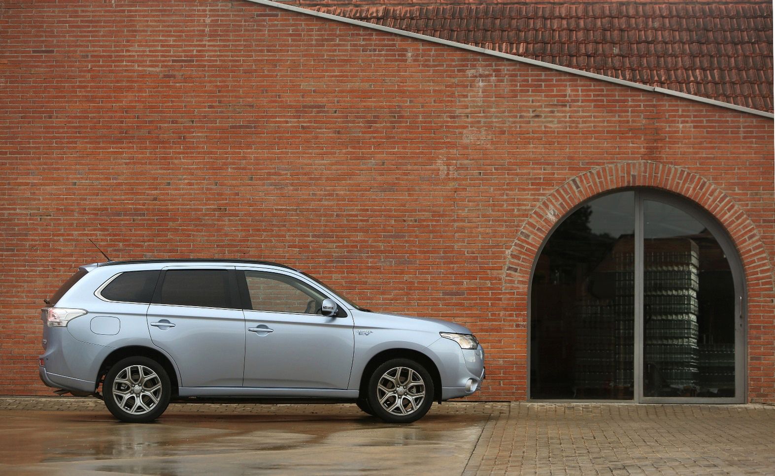 Mitsubishi Outlander PHEV 3