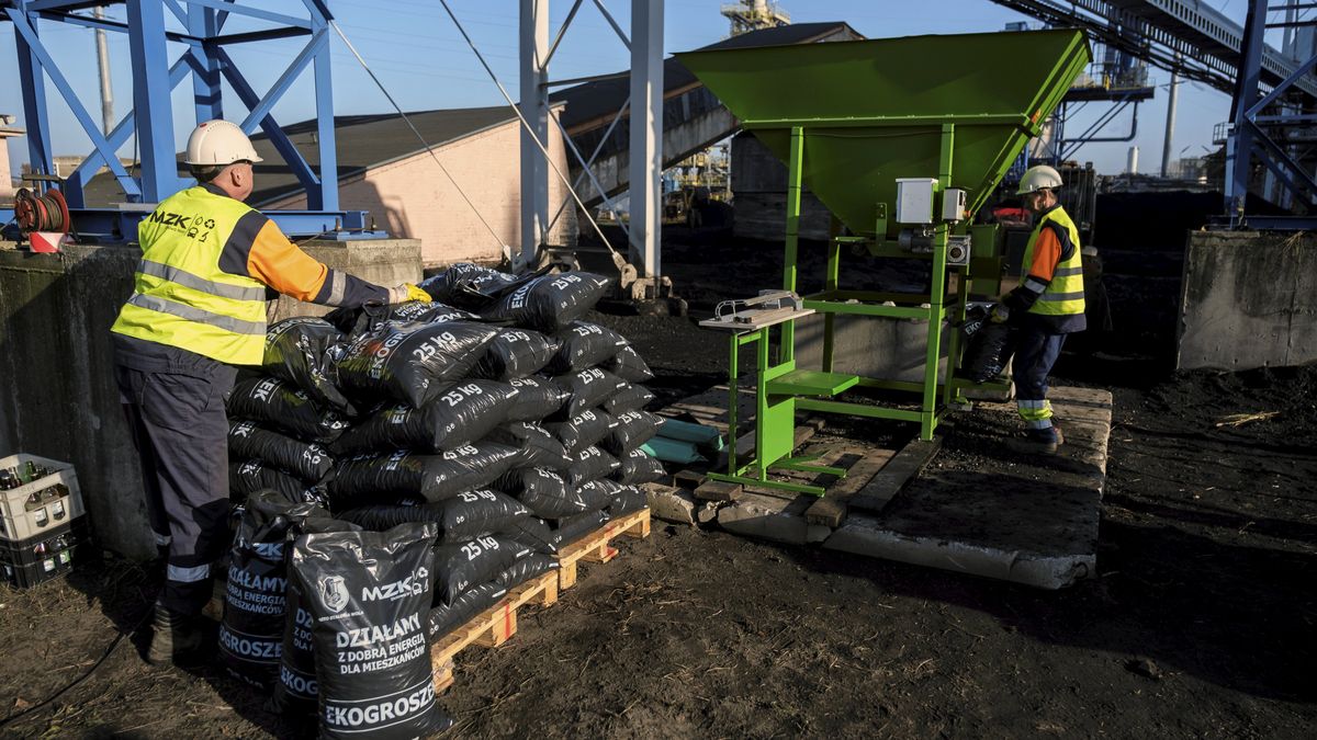 Węgiel w Stalowej Woli będzie dystrybuowany przez samorząd za 850 zł za tonę 