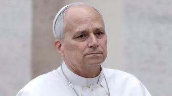Papież Leon XIV przeszedł operację płuca. Lekarze WYKRYLI NOWOTÓR. "Ojciec Święty wybudził się prawidłowo"