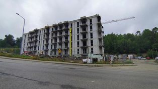 Postępy prac na budowie bloku komunalnego w Gorlicach