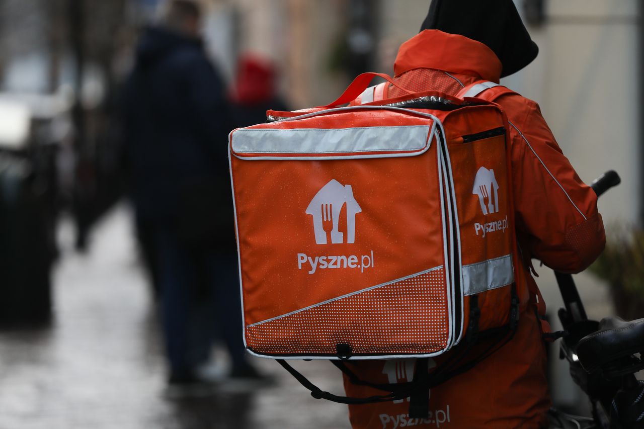 Kontrola w Pyszne.pl. ZUS i PIP ruszyły do akcji. Spółka odpowiada
