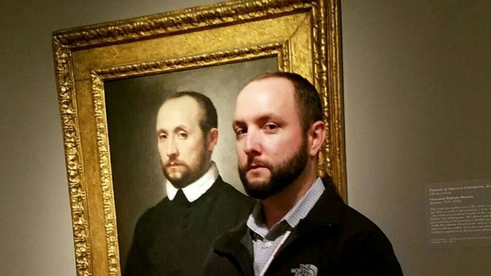 Poznajcie ludzi, którzy sfotografowali się ze swoimi podobiznami sprzed… kilkuset lat 1