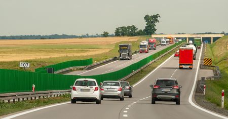 "Mistrzowie lewego pasa" mogą pożałować. Za taką jazdę grozi surowa kara