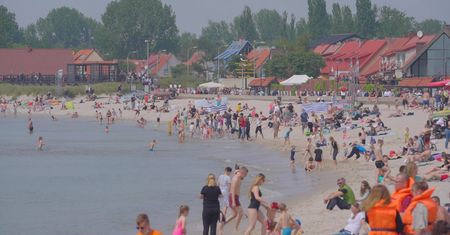 Wakacje 2020. Koronawirus namieszał w planach Polaków, więcej niezdecydowanych na wyjazd