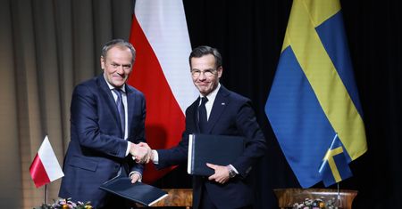 Tusk podpisał kluczowy dokument. "Przegra, kto nie wytrzyma presji"