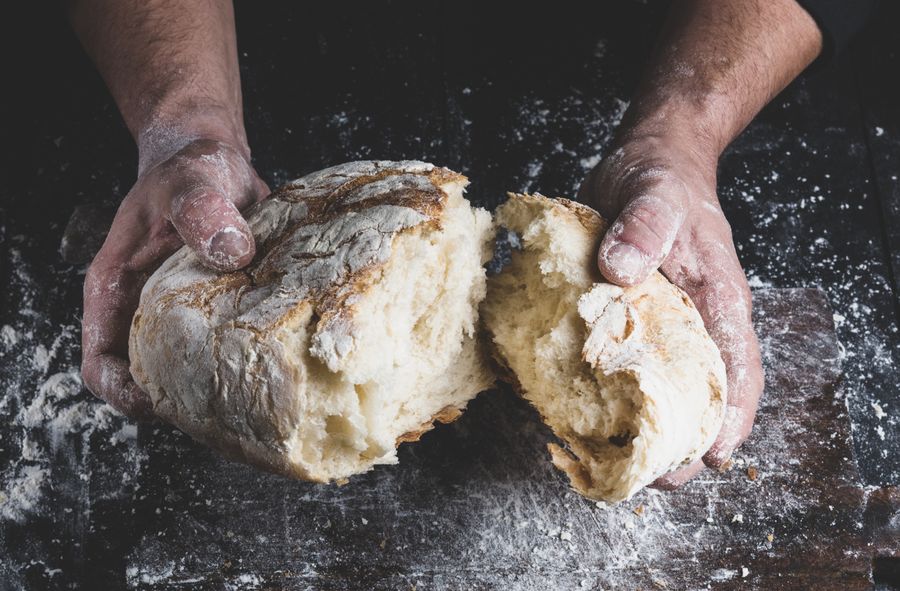Jak masować bochenek chleba?