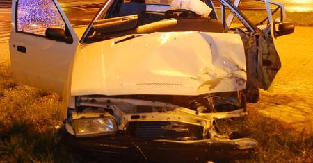 Śmiertelny wypadek na rondzie Krupskiego w Lublinie. Nie żyje kierowca skody