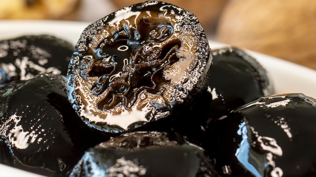 Marynowane młode orzechy włoskie