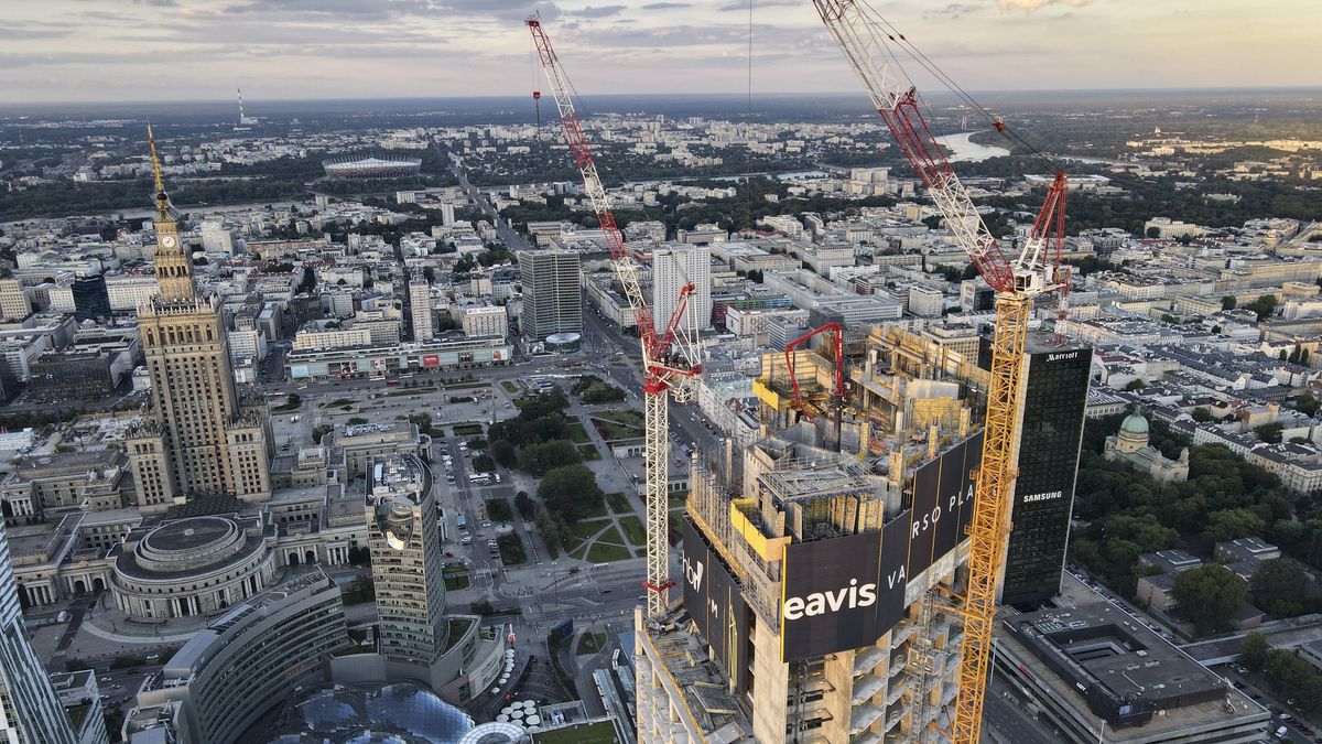 Daily Life In WarsawAn aerial view is seen of the city center with the Varso tower under construction in Warsaw, Poland on July 22, 2020. The Varso tower is set to be the tallest building in Poland and the EU upon completion later this year. (Photo by Jaap Arriens/NurPhoto via Getty Images)NurPhotoaerial, birds eye view, build, building, cee, construction, daily life, high-rise, lease, polska, rent, warszawa, varso tower, eu, city center, tallest building, jaap arriens, nurphoto, completion, metropolitan area, urban area, metropolis, aerial photography, landmark, tower block, outdoor