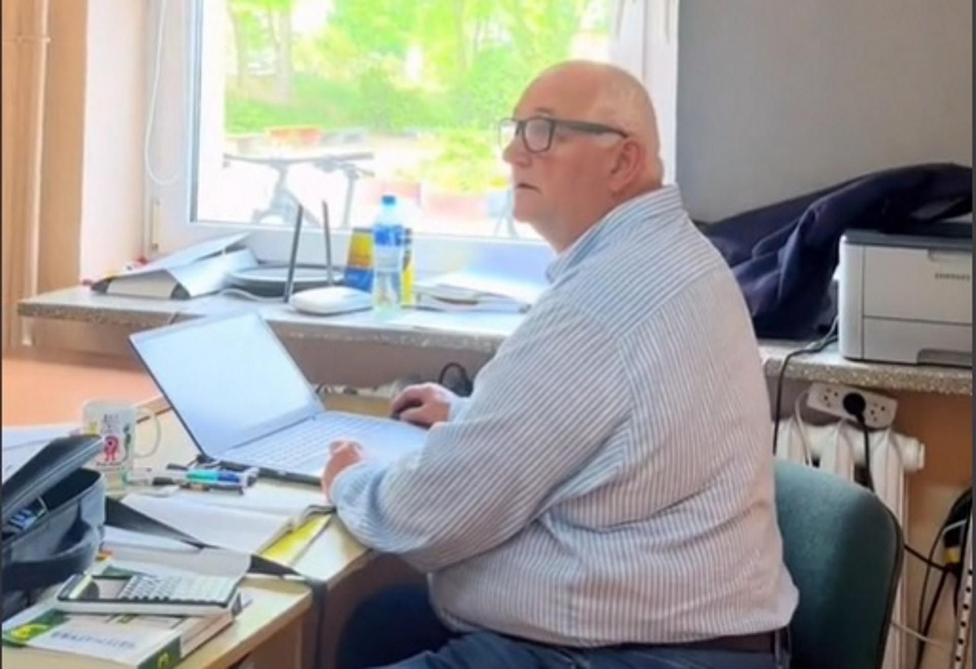 Zaczął mówić do nauczycieli po imieniu