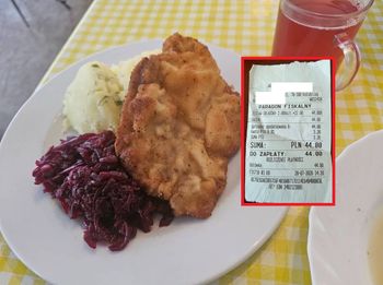 Paragon z Kołobrzegu. Zamówiła żurek i schabowego. "Ceny jak sprzed 10 lat"