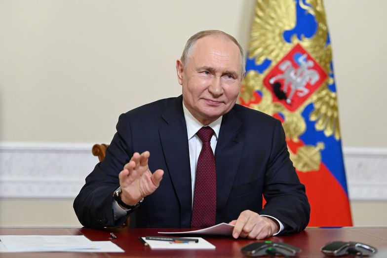 Russian President Vladimir Putin meets with members of families awarded with the Order of Parental Glory via videoconference call from St. Petersburg, Russia, 29 July 2023. EPA/ALEXANDER KAZAKOV / SPUTNIK / KREMLIN POOL MANDATORY CREDIT Dostawca: PAP/EPA.