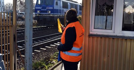 Mazowieckie. Pijany dyżurny wstrzymał ruch na kolei. Miał 3,5 promila
