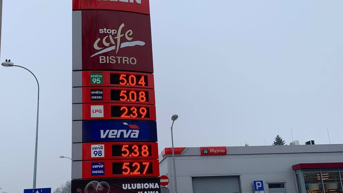 Tankowanie kosztuje coraz więcej.
