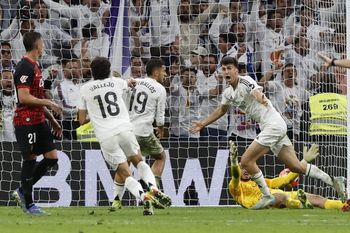 Real w ostatniej chwili odwlekł mistrzostwo Barcelony. Mbappe ucieka Lewandowskiemu