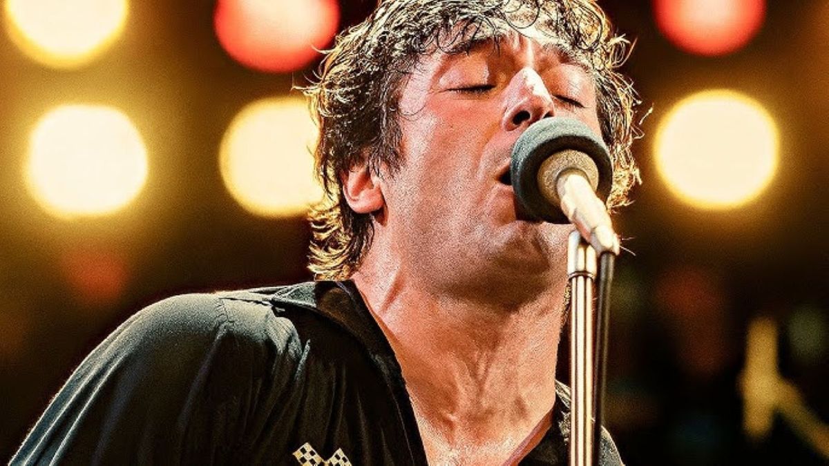 Jeremy Allen White jako Bruce Springsteen