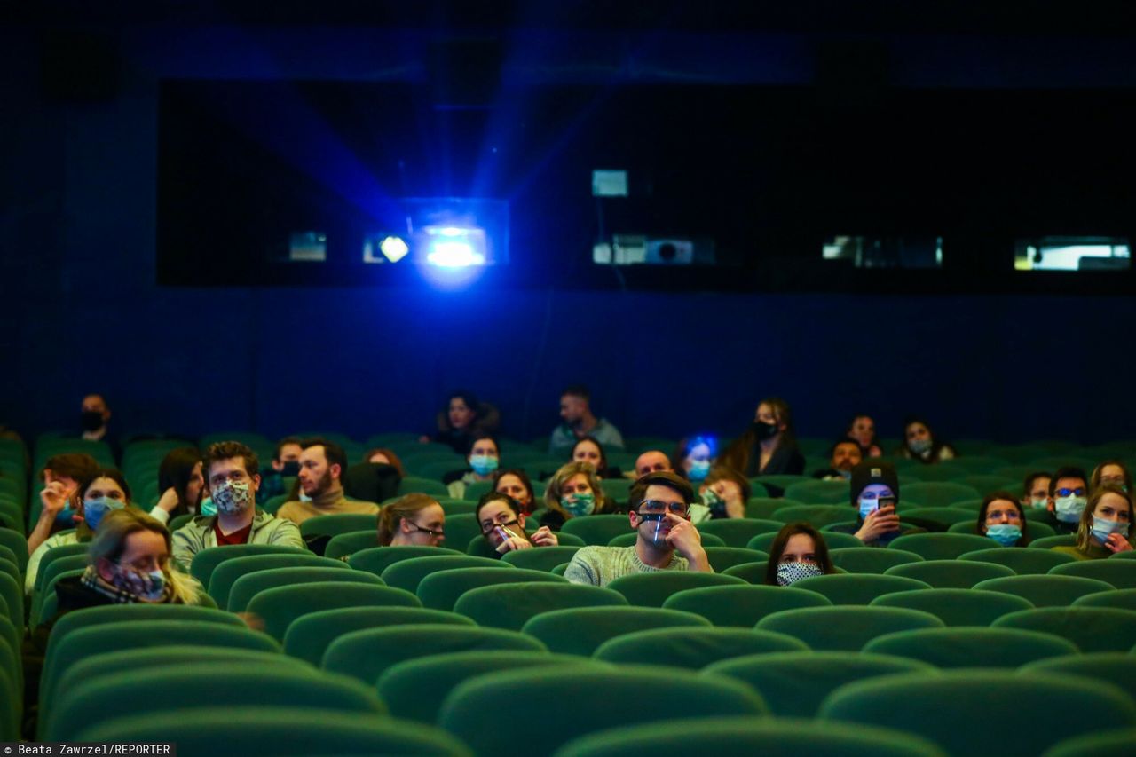 Lockdown w kolejnych województwach. Kina i teatry ponownie zamknięte