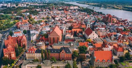 Pogoda w Toruniu. Prognoza na sobotę 19 lipca 2025. Przelotne burze i przyjemna temperatura