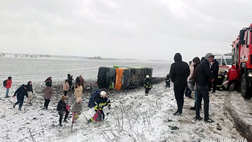 Zdjęcie z miejsca wypadku udostępnione przez ukraińską policję