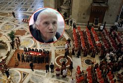 Stanęła przy trumnie papieża. Przyciągnęła wzrok obecnych