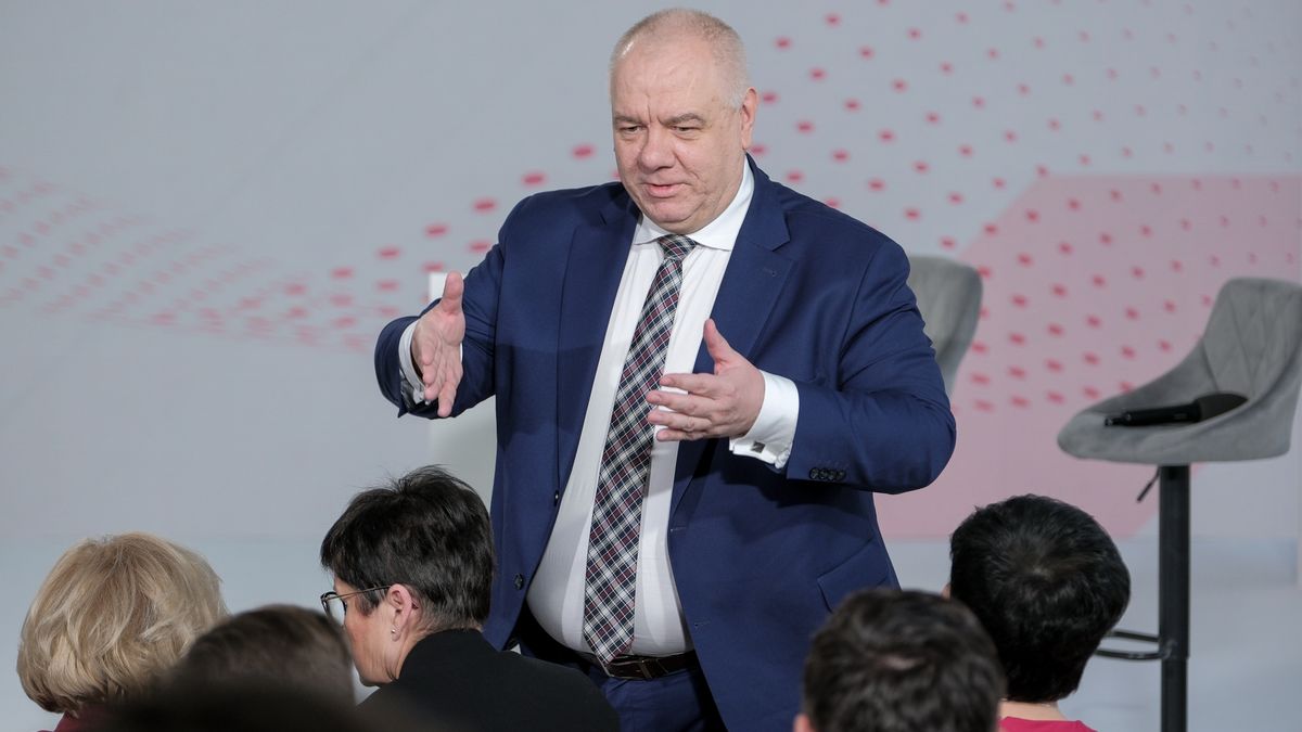 Warszawa, 19.03.2024. Poseł PiS Jacek Sasin podczas konferencji prasowej w Centrum Prasowym Foksal w Warszawie, 19 bm. (sko) PAP/Mateusz Marek