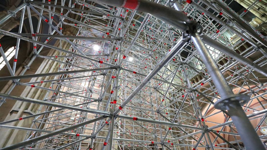 PXL_New scaffolding for the reconstruction of the interior of the Zagreb Cathedral after the earthquake
Workers set up new scaffolding to renovate the interior of the Zagreb Cathedral in Zagreb, Croatia on December 8, 2020. 
In order to restore the damage caused by the earthquake, experts are installing new scaffolding inside the Zagreb Cathedral worth 9 million kuna, which was bought by the Zagreb Archdiocese. 
Photo: Sanjin Strukic/PIXSELL 
Dostawca: PAP/PIXSELL
Sanjin Strukic/PIXSELL
Zagreb Cathedral, scaffolding, ferry, scaffolding installation, earthquake, remediation, renewal, workers, building material, the interior of the cathedral
