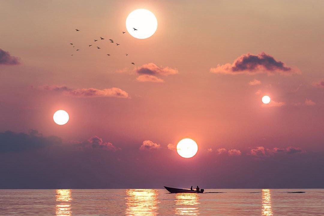 Za pomocą Photoshopa zabiera swoich widzów tam, gdzie zasady nie obowiązują 1