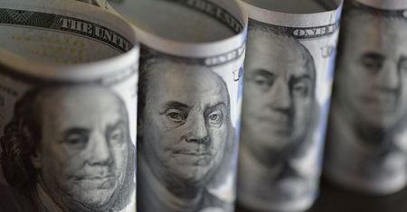 Dolar na deskach przed decyzją Fed. Złoty wzbił się na wyżyny