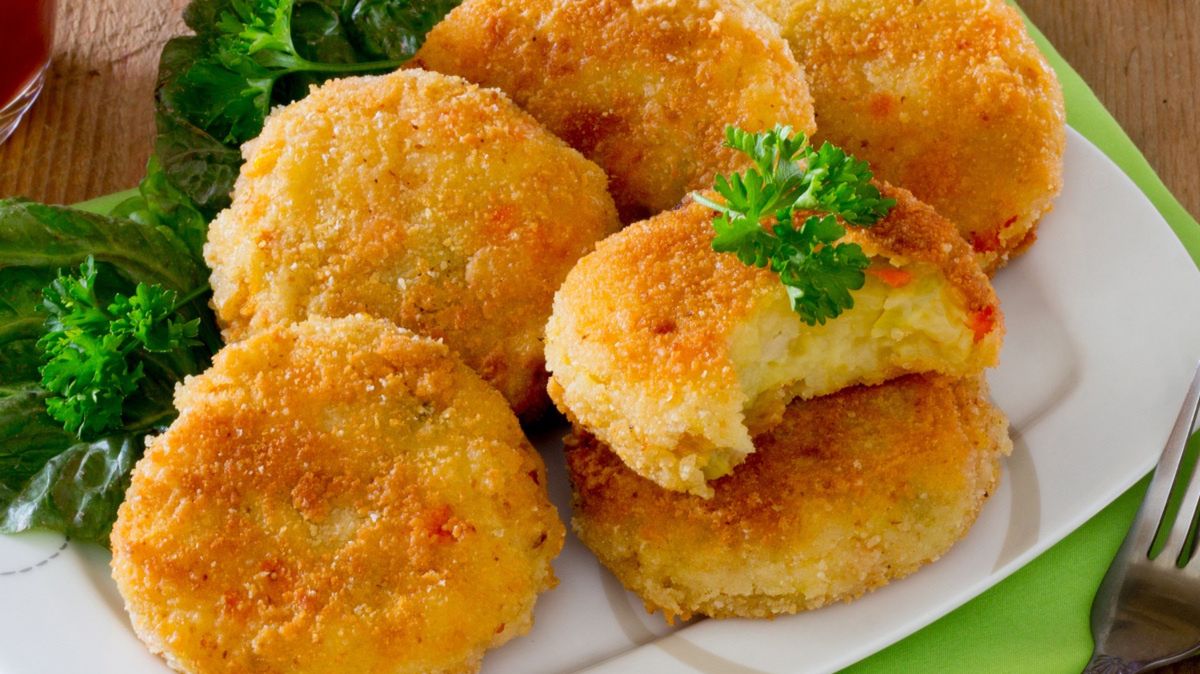 Kotlety ziemniaczane z cebulką to pyszny i tani obiad