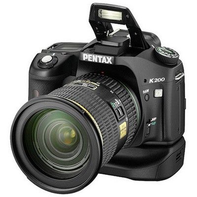 Pentax K200D ma wbudowany system oczyszczający matrycę z pyłu i kurzu