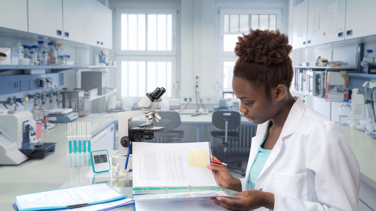 Biopsja gruboigłowa jest wykonywana w znieczuleniu miejscowym.