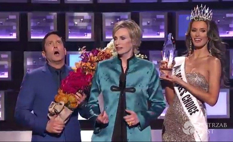 Amerykanie wyśmiali wpadkę z Miss Universe 2015. To zdecydowanie najlepszy moment na gali People's Choice Awards 2016 [WIDEO]
