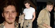 Wystylizowany Brooklyn Beckham bawi się na tygodniu mody