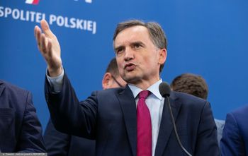 Próba zatrzymania Zbigniewa Ziobry. Policjanci nie weszli na posesję