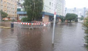 Zalane samochody i domy, nieczynna autostrada. Nawałnica nad Szczecinem