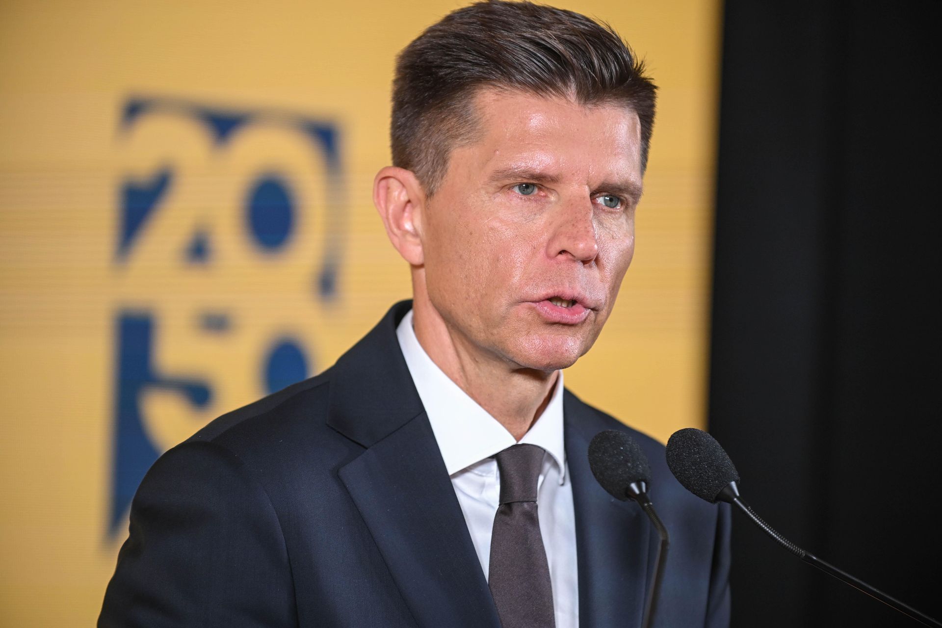 "Spływa to po mnie". Petru wprost o krytyce w partii