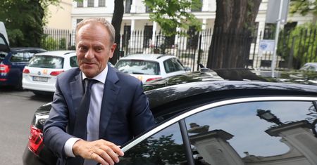 Tusk składa deklarację. Rząd odchodzi od "podatku Morawieckiego"