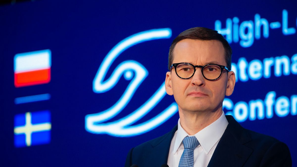 Premier ma twardy orzech do zgryzienia. Z jednej strony nie chce utracić elektoratu, z drugiej musi ciąć wydatki, jeśli chce walczyć z inflacją. 